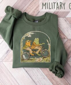 Frog And Toad Sweatshirt, Classic Book Sweatshirts, Cottagecore Aesthetic Shirt, Book Lover Gift, Man I Love Frog Tee, Graphic tee