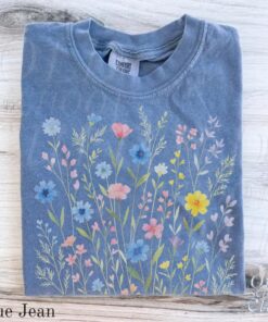 Wildflowers Vintage Style Tshirt, Retro Floral Print Shirt, Blooms Soft Botanical T-Shirt,Cottagecore Boho Botanical Top