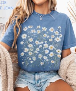 Daisy Flower Shirt , Wildflowers Shirt, Cottagecore Floral Tee, Botanical Shirt, Nature Aesthetic Tee, April Birth Flower Gift