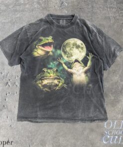 Frog Moon Vintage Graphic T Shirt, Retro Amphibian Nature Tee, Cottagecore Gift