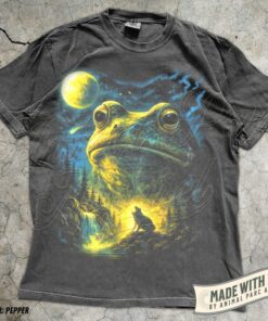 Frog Howling to the Moon T-Shirt, 90s Full Moon Animals Graphic Tee, Retro Nature Lover Gift, Cottagecore Forest Pond Life Frogs Shirt